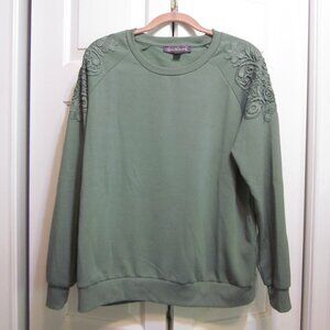 Gloria Vanderbilt Sage Green Lace Applique Sweatshirt Sz L